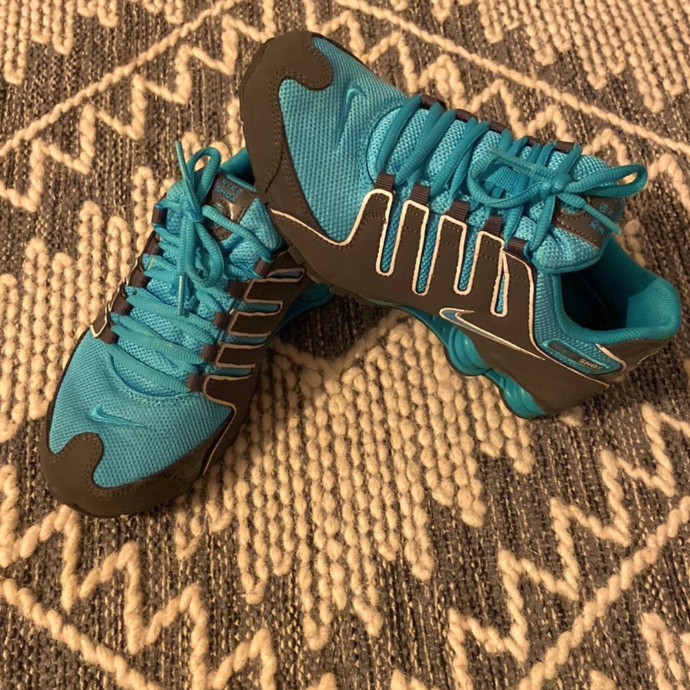 Nike Shox size 5.5